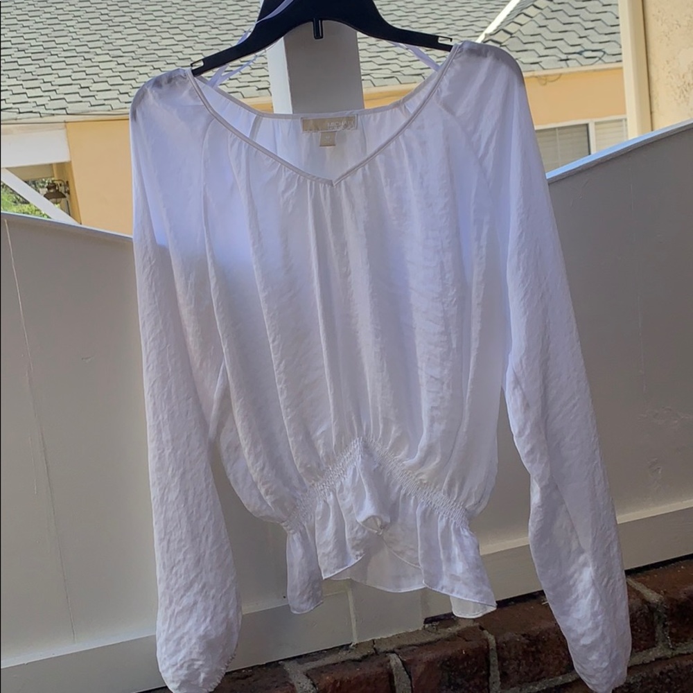 White long sleeve blouse, elastic waist